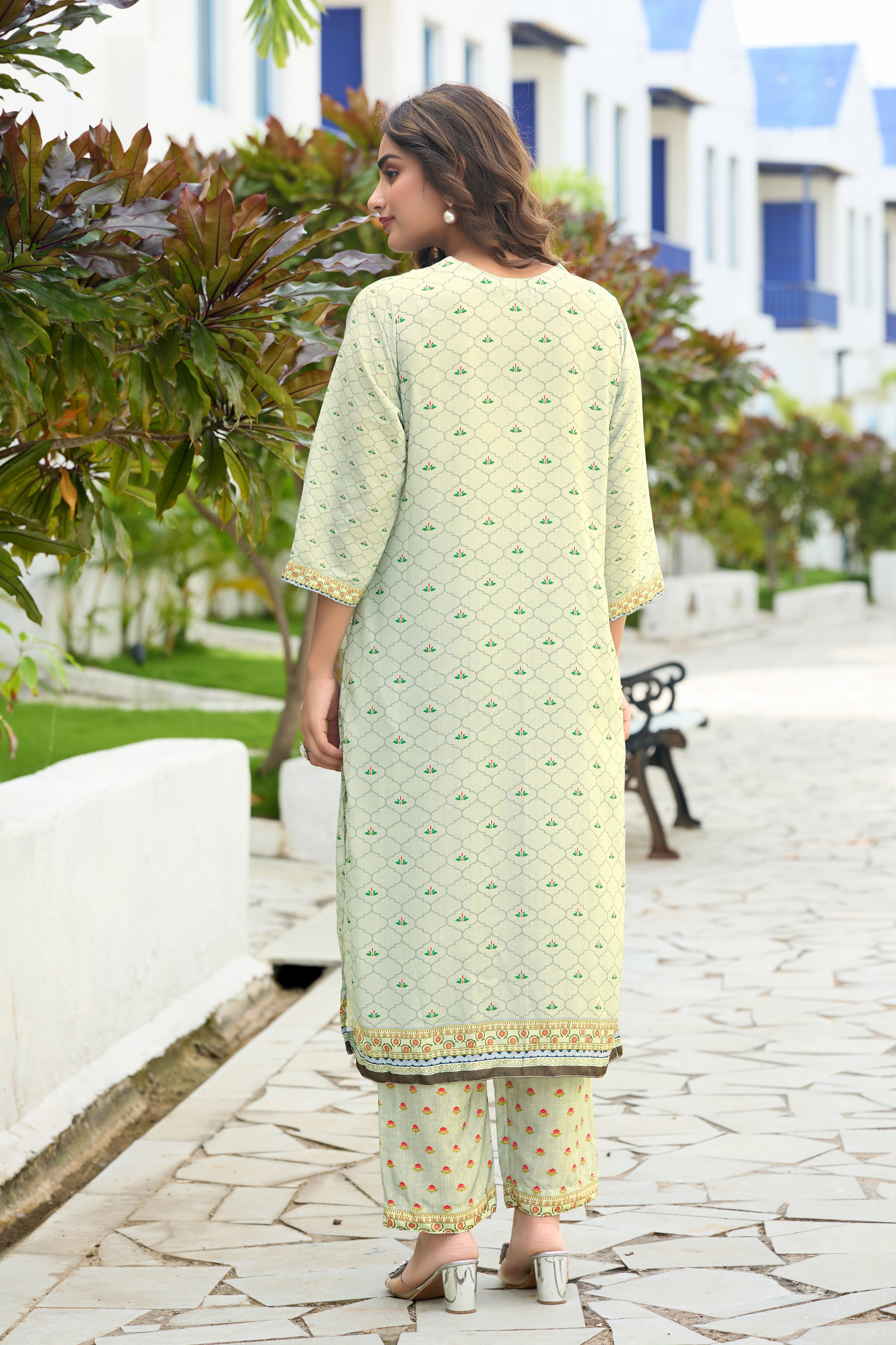 Kaaya Floral Printed Crape Kurta Set for Women – Elegant Comfort for Everyday Ease | Sucoon